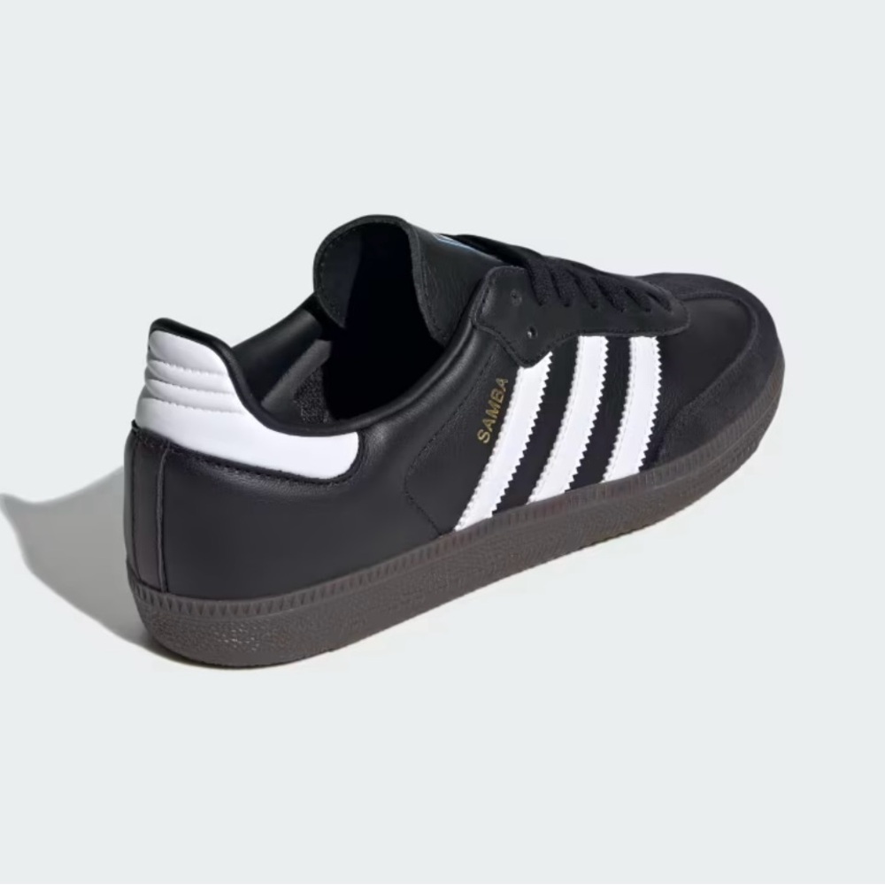 Adidas Samba Black Sneakers with White Stripes women’s 6.5 men’s 5.5 NEW IN BOX